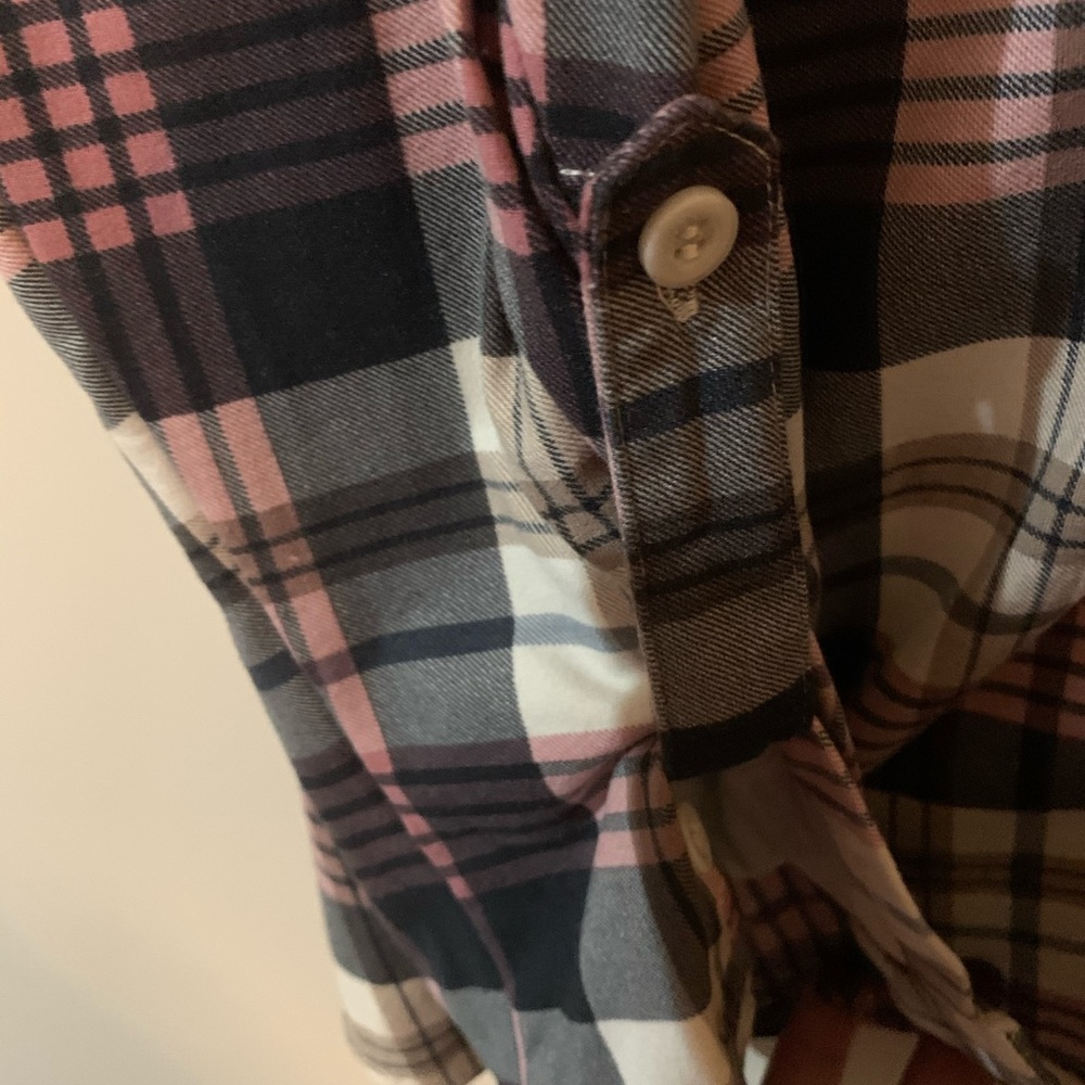 Button down shirt - Picture 2 of 6